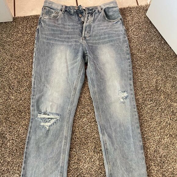 Womens high waisted distressed boyfriend jeans. Size 28. Never worn. - Picture 3 of 5